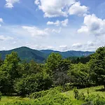 Apartment Hisa Na Hribu- A Peaceful Hilltop Escape Above River Kolpa *