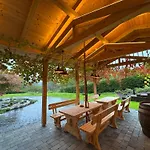 Hisa Na Hribu- A Peaceful Hilltop Escape Above River Kolpa Apartment Kostel