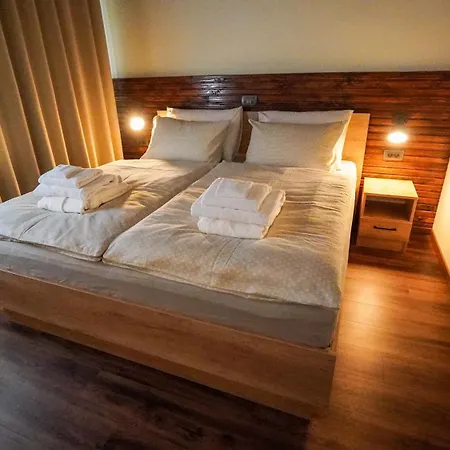 Hisa Na Hribu Apartma *