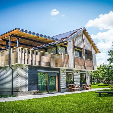 Hisa Na Hribu- A Peaceful Hilltop Escape Above River Kolpa