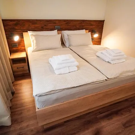 Hisa Na Hribu Apartma Kostel