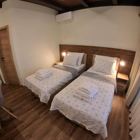 Hisa Na Hribu- A Peaceful Hilltop Escape Above River Kolpa *