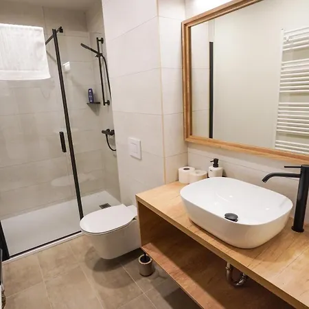 Hisa Na Hribu- A Peaceful Hilltop Escape Above River Kolpa