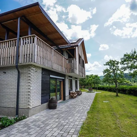 Hisa Na Hribu- A Peaceful Hilltop Escape Above River Kolpa Lägenhet Kostel