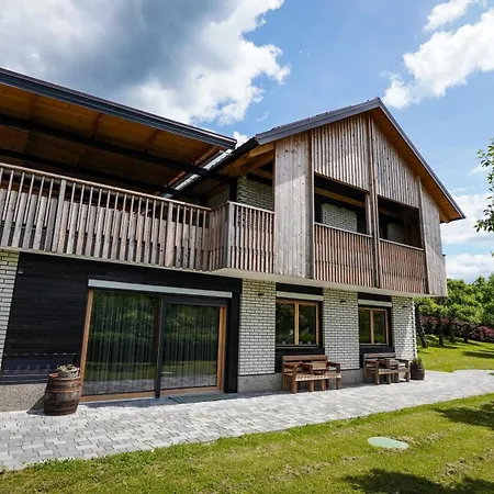 Appartamento Hisa Na Hribu- A Peaceful Hilltop Escape Above River Kolpa *