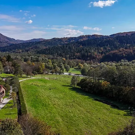 Hisa Na Hribu- A Peaceful Hilltop Escape Above River Kolpa *