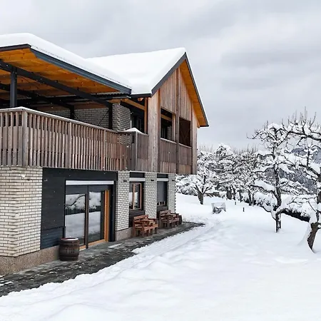 Hisa Na Hribu- A Peaceful Hilltop Escape Above River Kolpa *