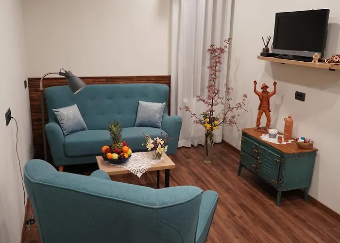 Hisa Na Hribu- A Peaceful Hilltop Escape Above River Kolpa شقة