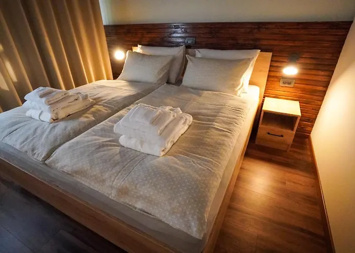 شقة Hisa Na Hribu- A Peaceful Hilltop Escape Above River Kolpa *