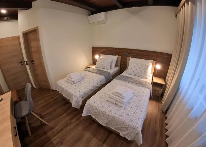 Hisa Na Hribu- A Peaceful Hilltop Escape Above River Kolpa *