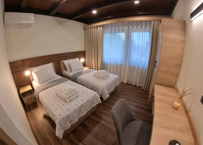 Hisa Na Hribu- A Peaceful Hilltop Escape Above River Kolpa