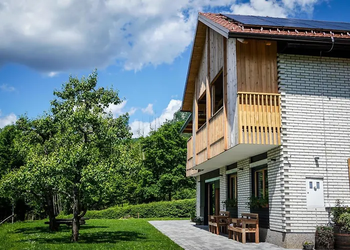 Hisa Na Hribu- A Peaceful Hilltop Escape Above River Kolpa شقة *