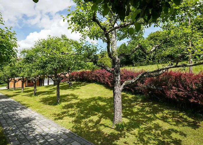 شقة Hisa Na Hribu- A Peaceful Hilltop Escape Above River Kolpa *