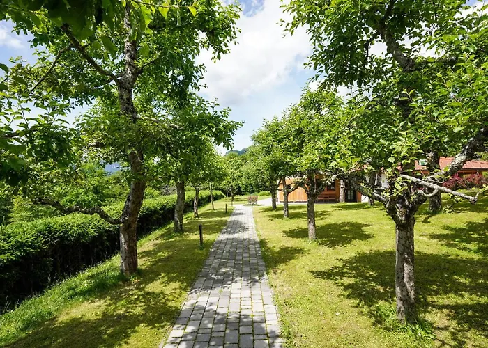 شقة Hisa Na Hribu- A Peaceful Hilltop Escape Above River Kolpa *