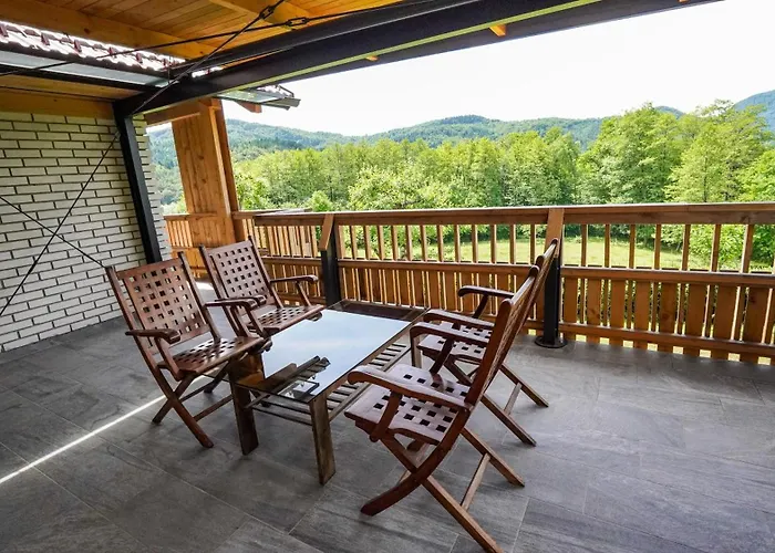 Hisa Na Hribu- A Peaceful Hilltop Escape Above River Kolpa *