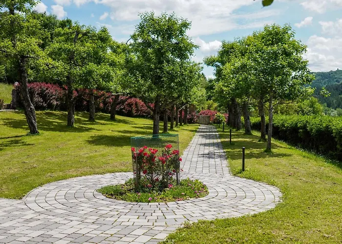 Hisa Na Hribu- A Peaceful Hilltop Escape Above River Kolpa