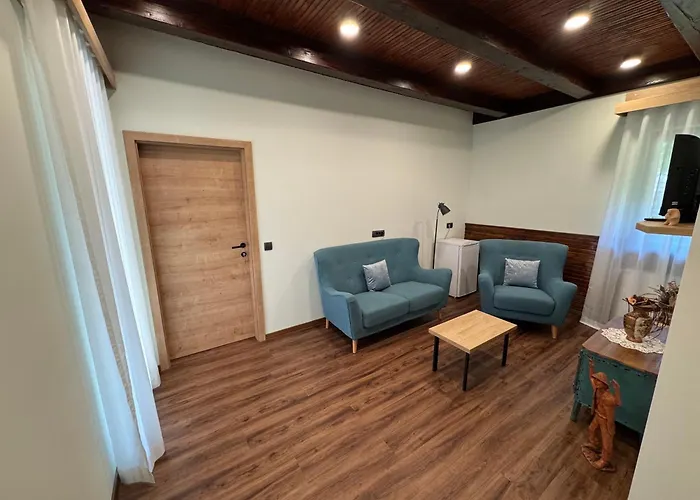 شقة Hisa Na Hribu- A Peaceful Hilltop Escape Above River Kolpa Kostel