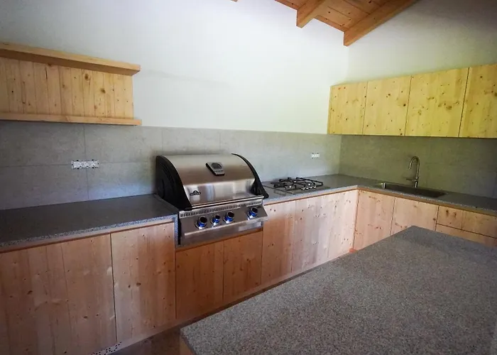 شقة Hisa Na Hribu- A Peaceful Hilltop Escape Above River Kolpa