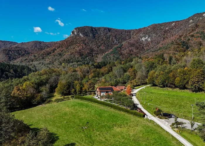 Hisa Na Hribu- A Peaceful Hilltop Escape Above River Kolpa شقة