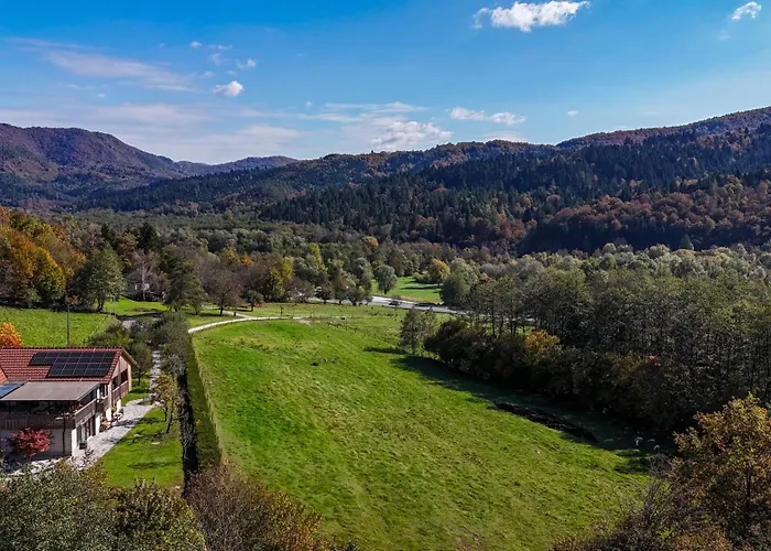Hisa Na Hribu- A Peaceful Hilltop Escape Above River Kolpa *